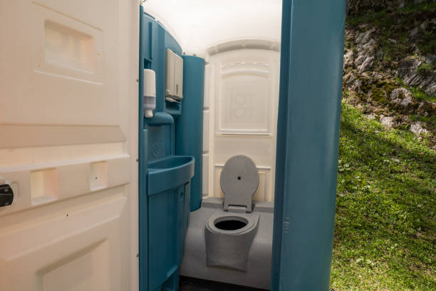 Best Portable restroom trailer rental  in Dickson, OK